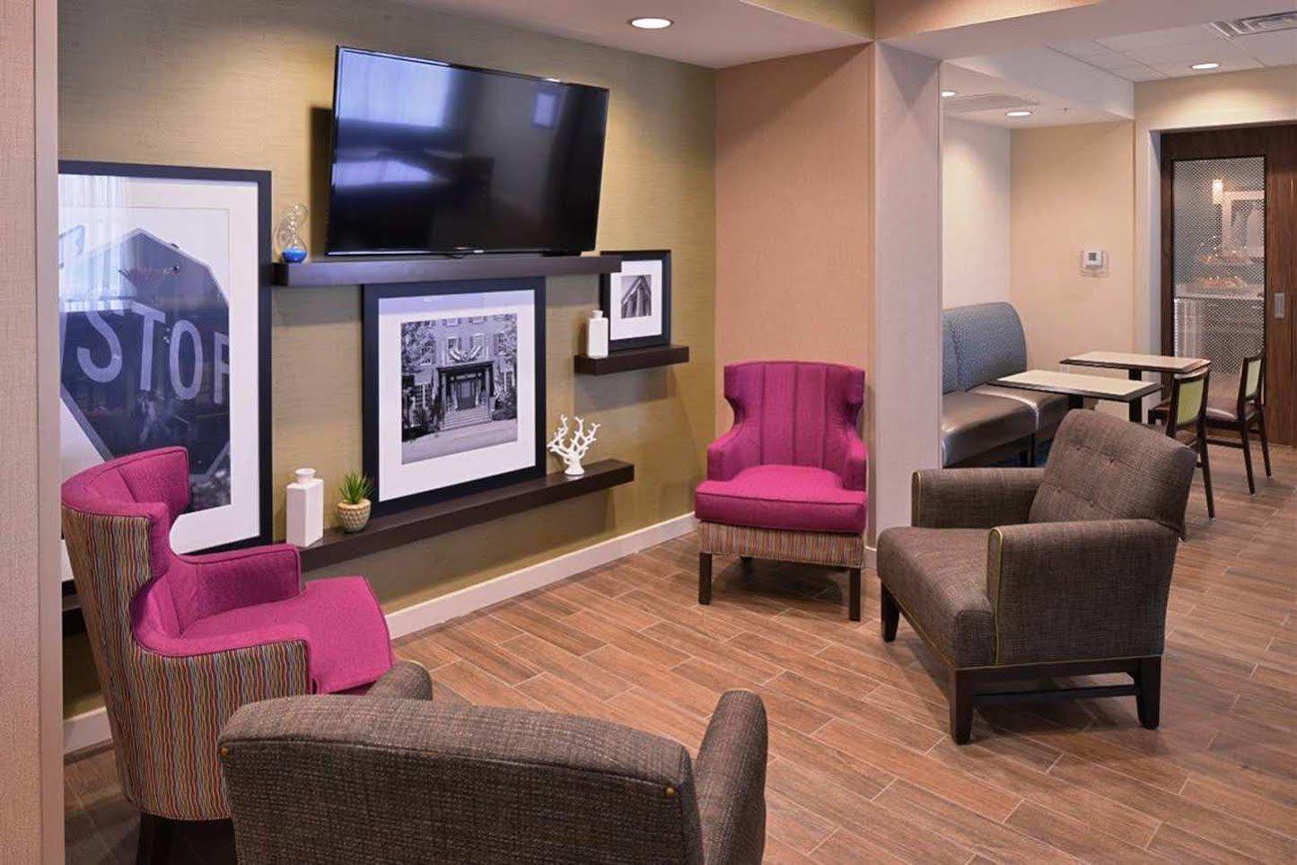 Hampton Inn Ливенворт Экстерьер фото